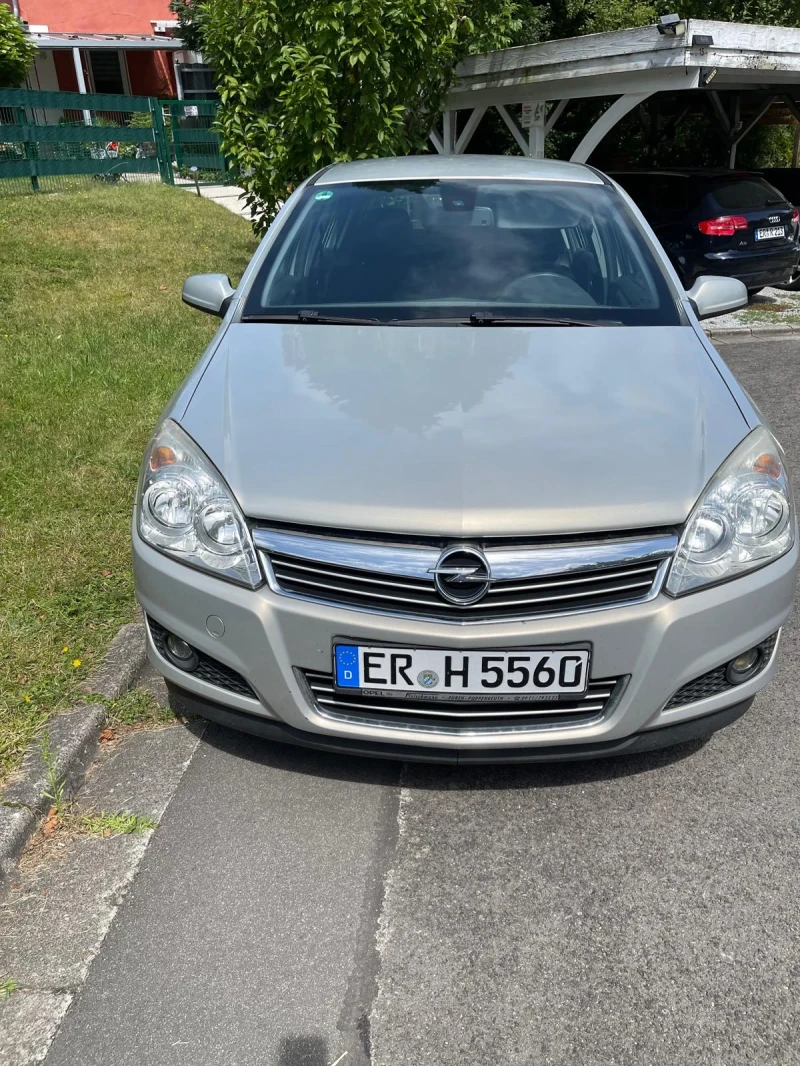 Opel Astra H, снимка 1 - Автомобили и джипове - 47382062