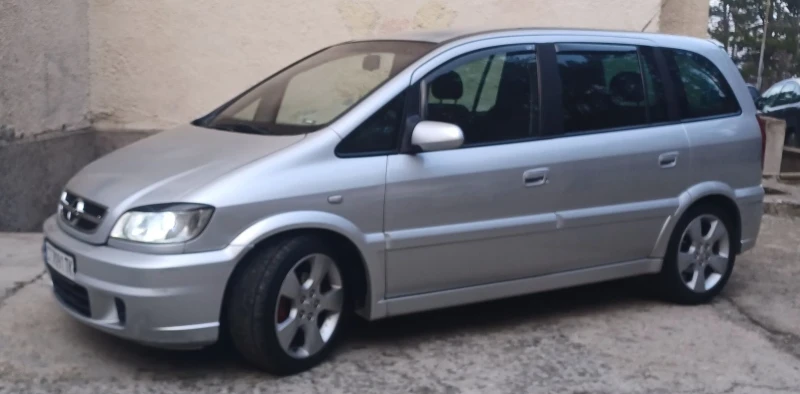 Opel Zafira OPC, снимка 3 - Автомобили и джипове - 48817135