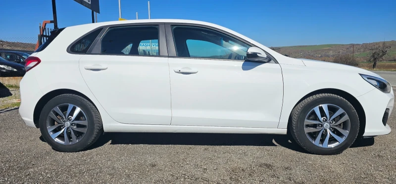 Hyundai I30 1.6 CRDI-Business, снимка 4 - Автомобили и джипове - 49556258