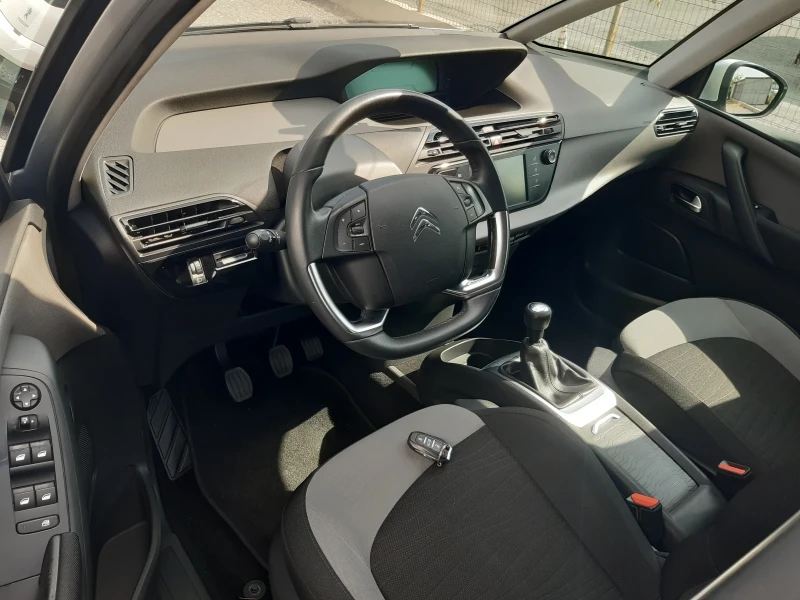 Citroen C4 Picasso КАТО НОВА, снимка 10 - Автомобили и джипове - 51258928