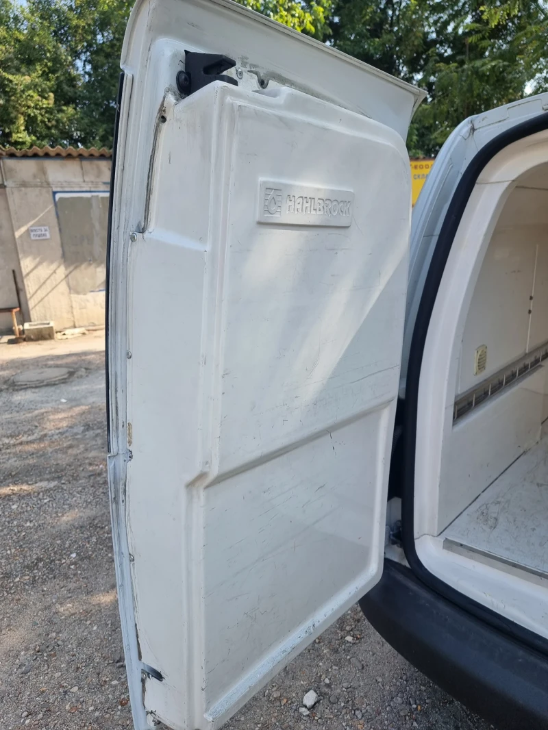 VW Caddy, снимка 10 - Автомобили и джипове - 51300509