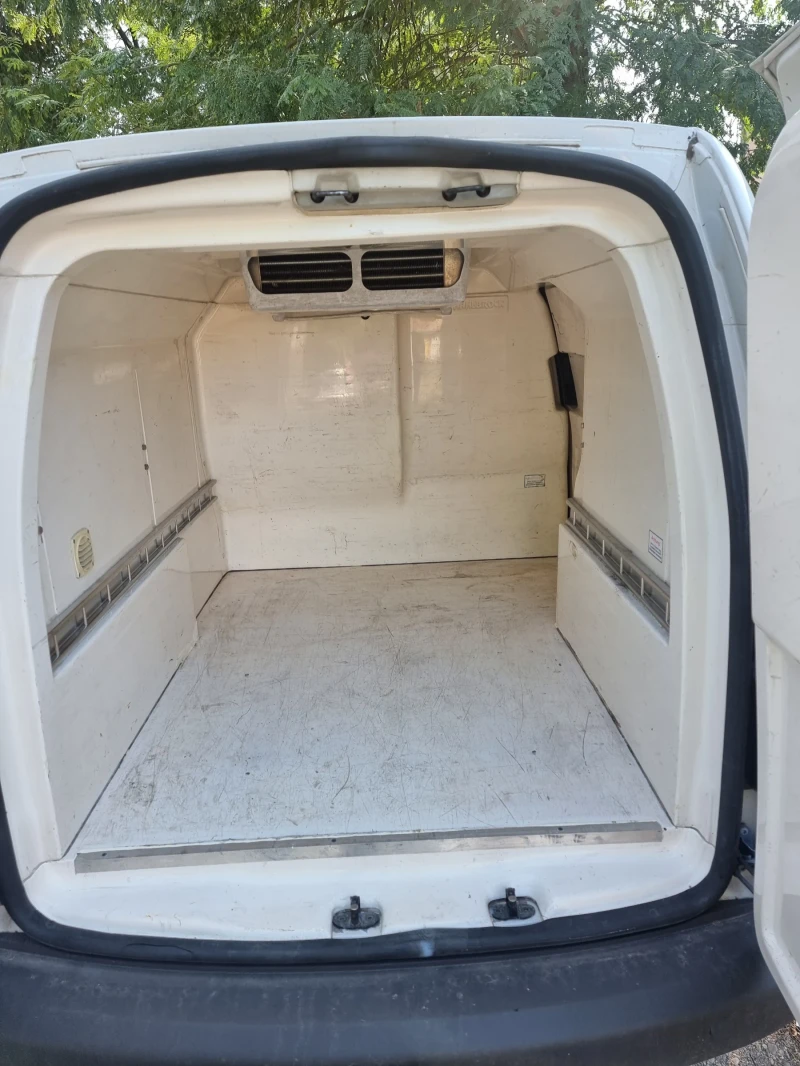 VW Caddy, снимка 9 - Автомобили и джипове - 51300509