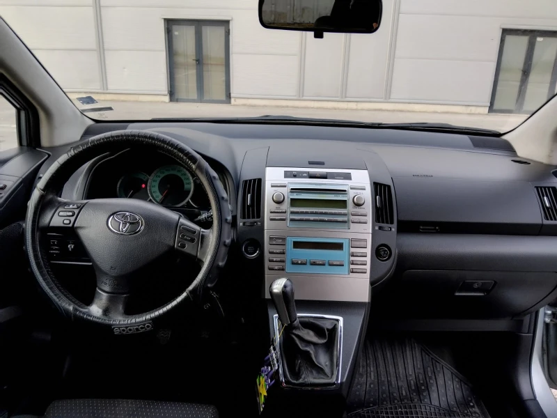 Toyota Corolla verso, снимка 4 - Автомобили и джипове - 51608504