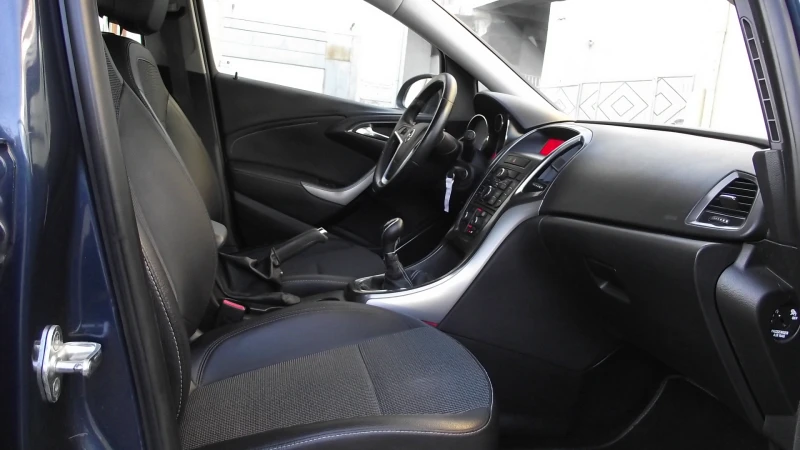 Opel Astra 1.7.d.110.k.c.6.speed.COSMO, снимка 14 - Автомобили и джипове - 52024416