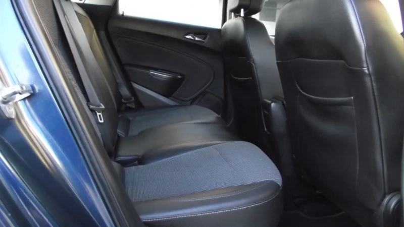 Opel Astra 1.7.d.110.k.c.6.speed.COSMO, снимка 16 - Автомобили и джипове - 52024416