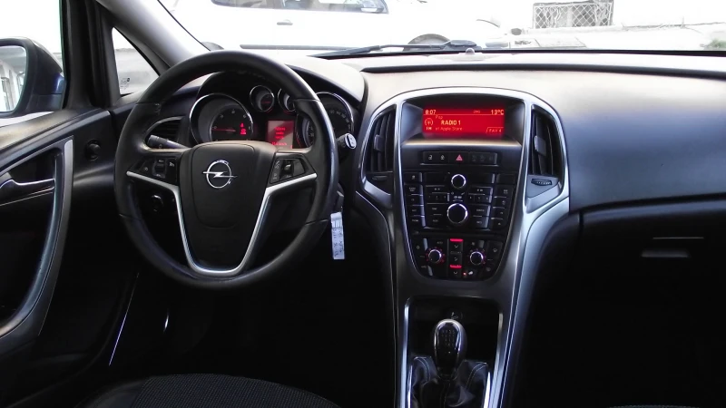 Opel Astra 1.7.d.110.k.c.6.speed.COSMO, снимка 10 - Автомобили и джипове - 52024416