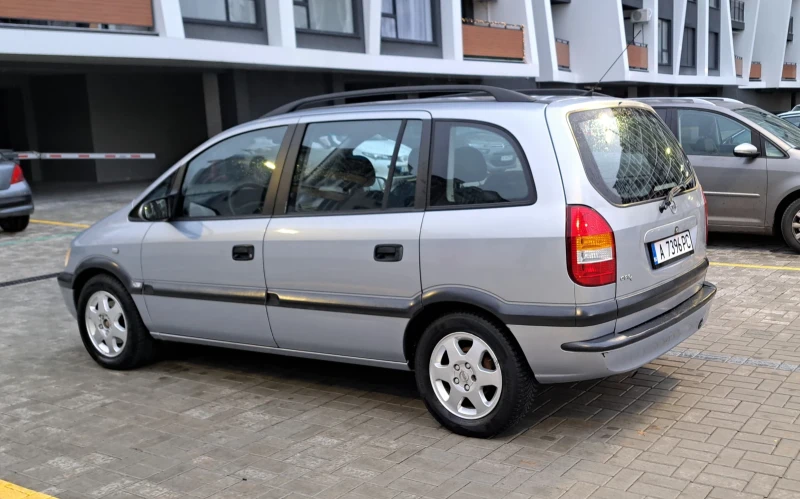 Opel Zafira 1.6/Газ/6+ 1, снимка 3 - Автомобили и джипове - 52704484
