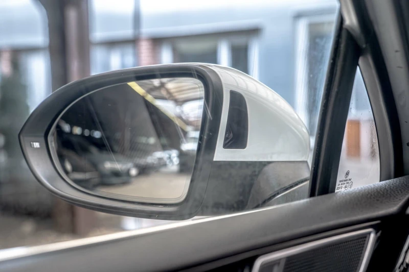 VW Passat 4Motion/R-Line/DSG/PDC/F1/FULL LED/Подгрев, снимка 15 - Автомобили и джипове - 52908659
