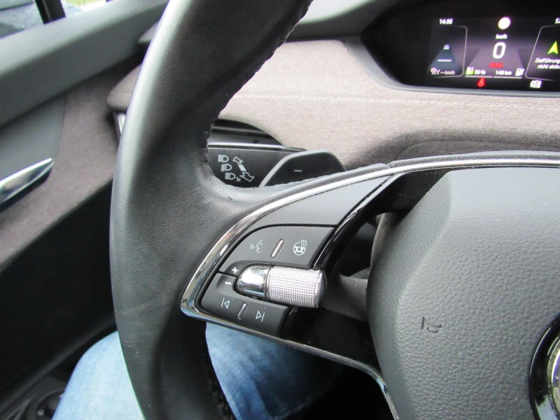 Skoda Enyaq 80, снимка 11 - Автомобили и джипове - 53054680