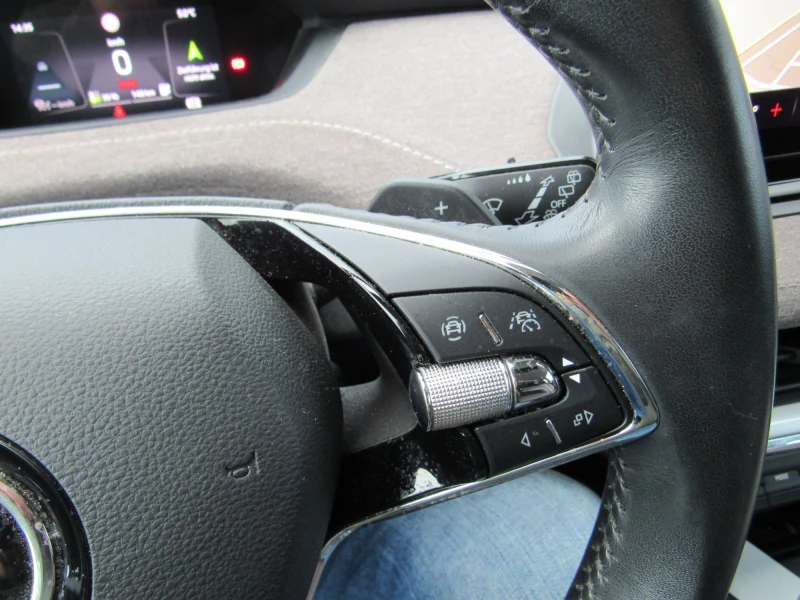 Skoda Enyaq 80, снимка 4 - Автомобили и джипове - 53054680