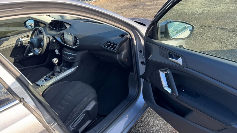 Peugeot 308 SW 1.6Hdi Navi, Tel, LED, PDC, Камера ... , снимка 15 - Автомобили и джипове - 53085826