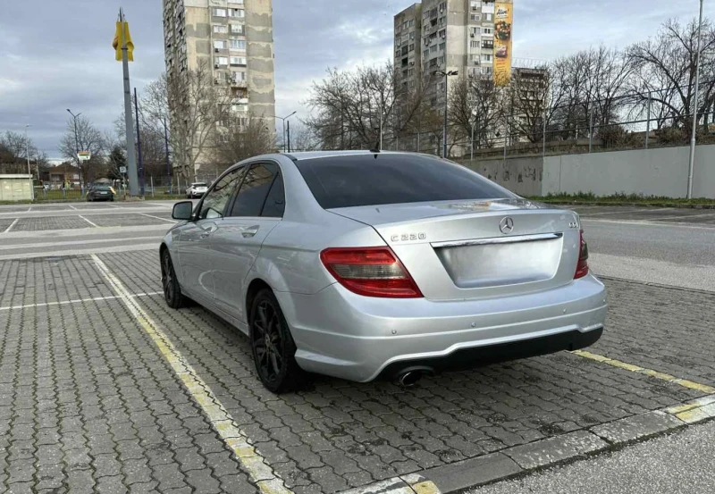 Mercedes-Benz C 220, снимка 5 - Автомобили и джипове - 53247036