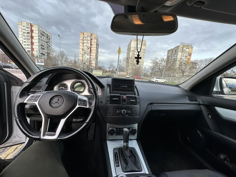 Mercedes-Benz C 220, снимка 8 - Автомобили и джипове - 53247036