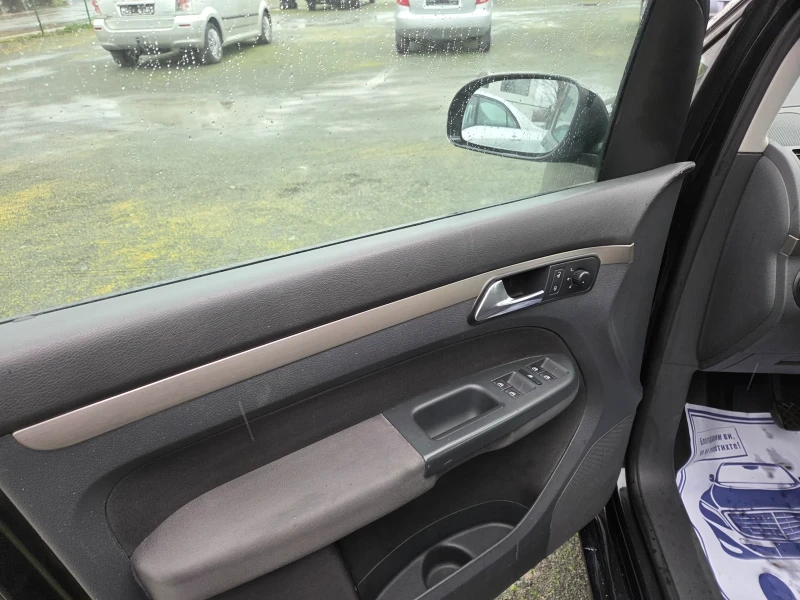 VW Touran 1, 9TDI105ks6skNAVITEMPOMATFACEEU5, снимка 17 - Автомобили и джипове - 53272844