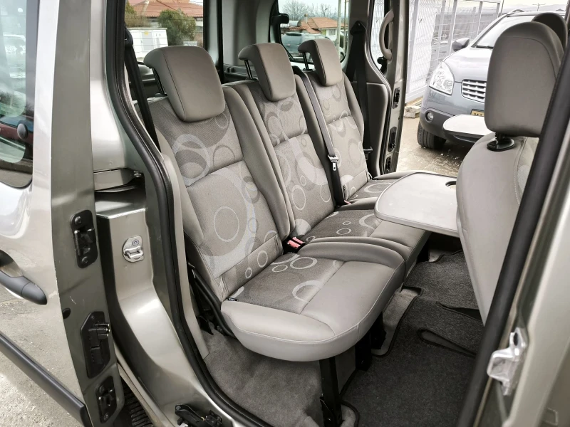 Renault Kangoo 1.6I, снимка 10 - Автомобили и джипове - 53287695