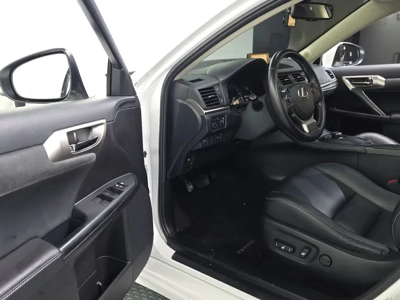 Lexus CT 200h Supreme ZWA10, снимка 9 - Автомобили и джипове - 55537100