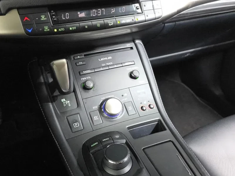 Lexus CT 200h Supreme ZWA10, снимка 8 - Автомобили и джипове - 55537100