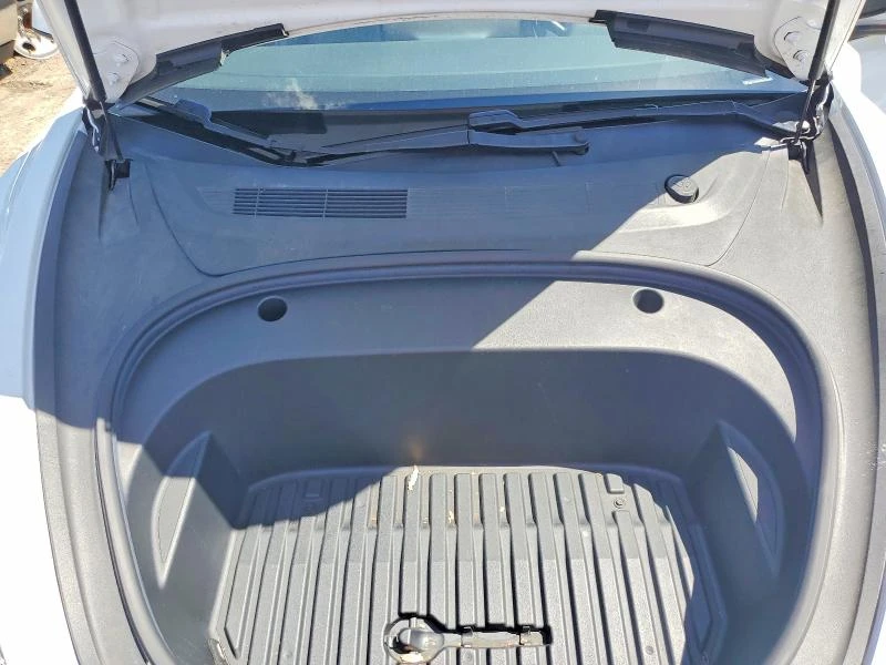 Tesla Model 3, снимка 11 - Автомобили и джипове - 55614244