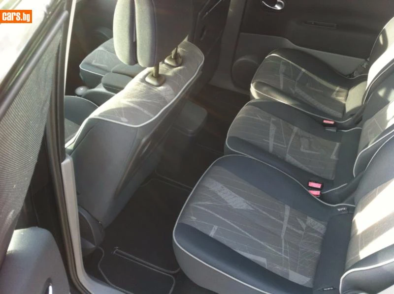 Renault Scenic II, снимка 9 - Автомобили и джипове - 56463841