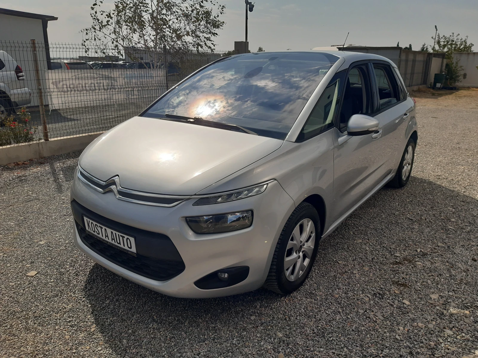 Citroen C4 Picasso КАТО НОВА - изображение 8