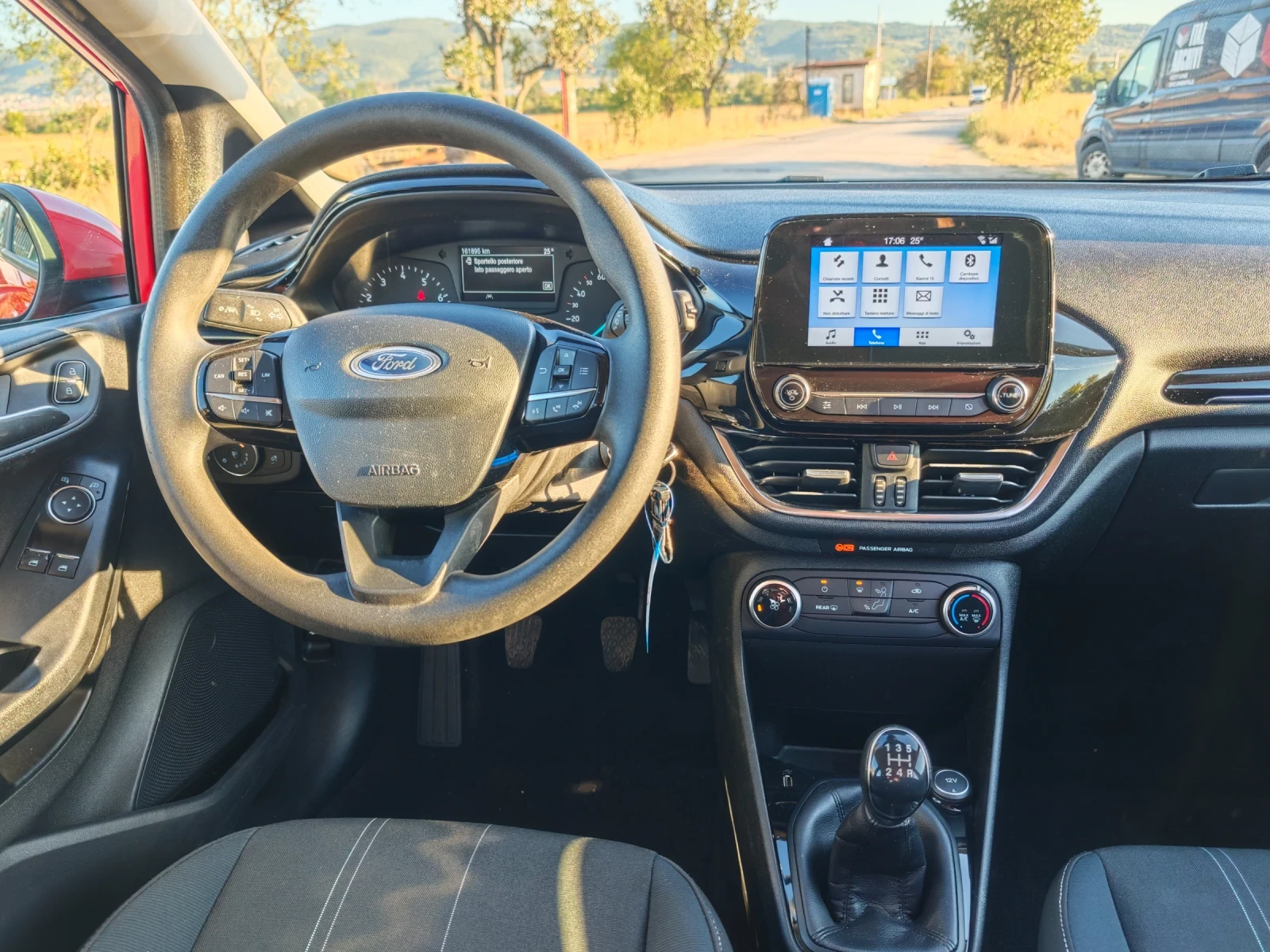 Ford Fiesta 1.1i - изображение 9