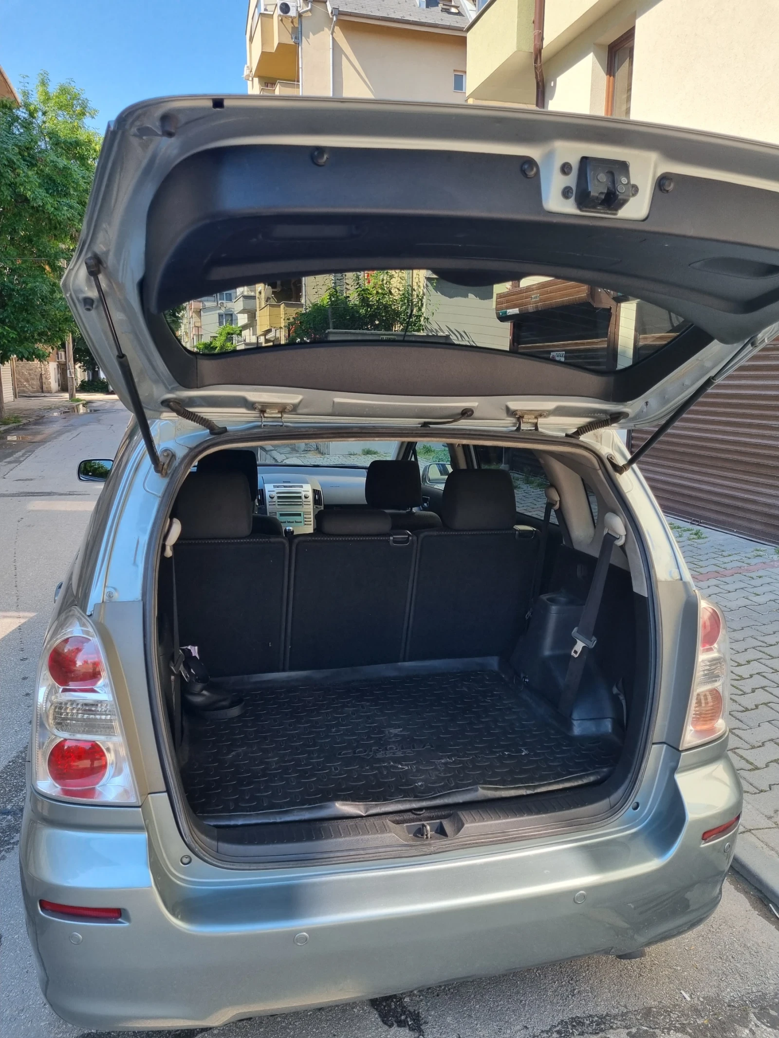 Toyota Corolla verso, снимка 13 - Автомобили и джипове - 53635314