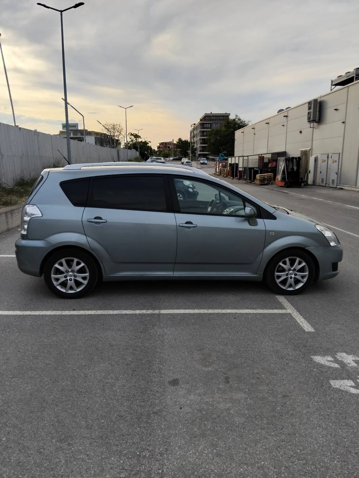 Toyota Corolla verso  - изображение 2