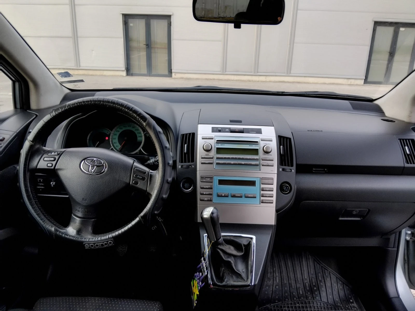 Toyota Corolla verso  - изображение 4