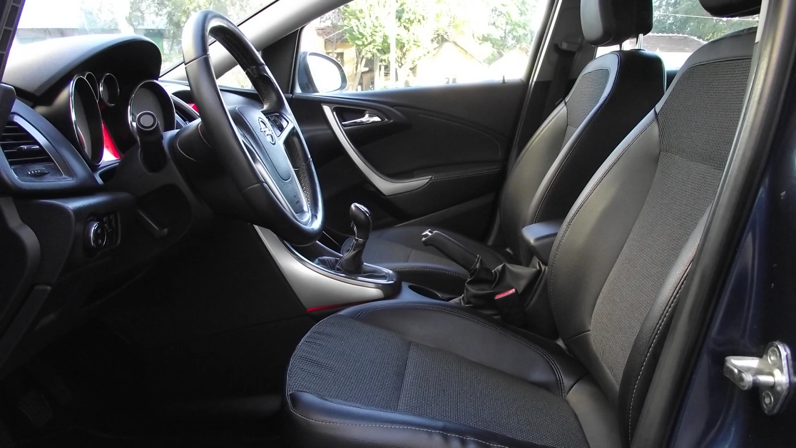 Opel Astra 1.7.d.110.k.c.6.speed.COSMO | Mobile.bg   13