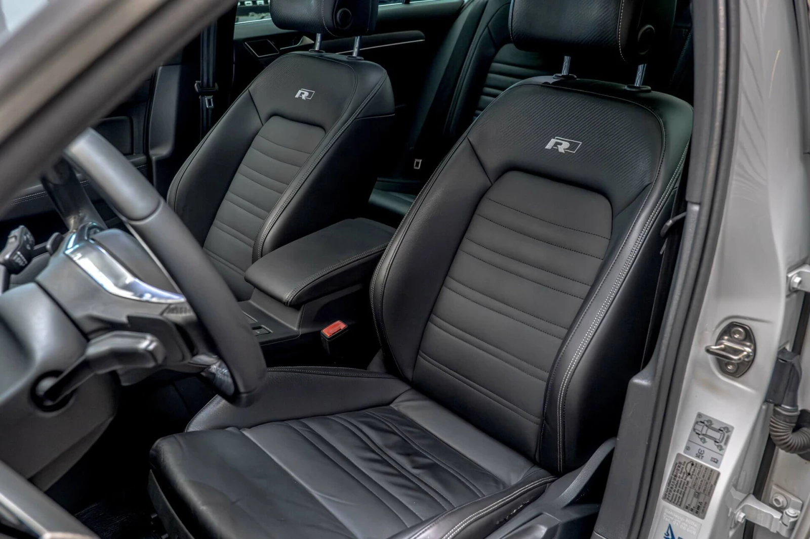 VW Passat 4Motion/R-Line/DSG/PDC/F1/FULL LED/Подгрев - изображение 8