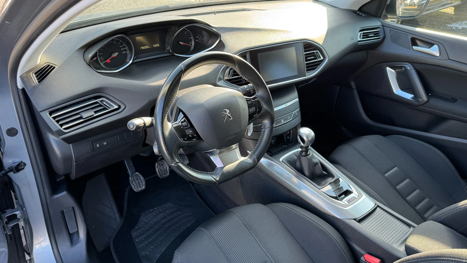 Peugeot 308 SW 1.6Hdi Navi, Tel, LED, PDC, Камера ...  - изображение 10