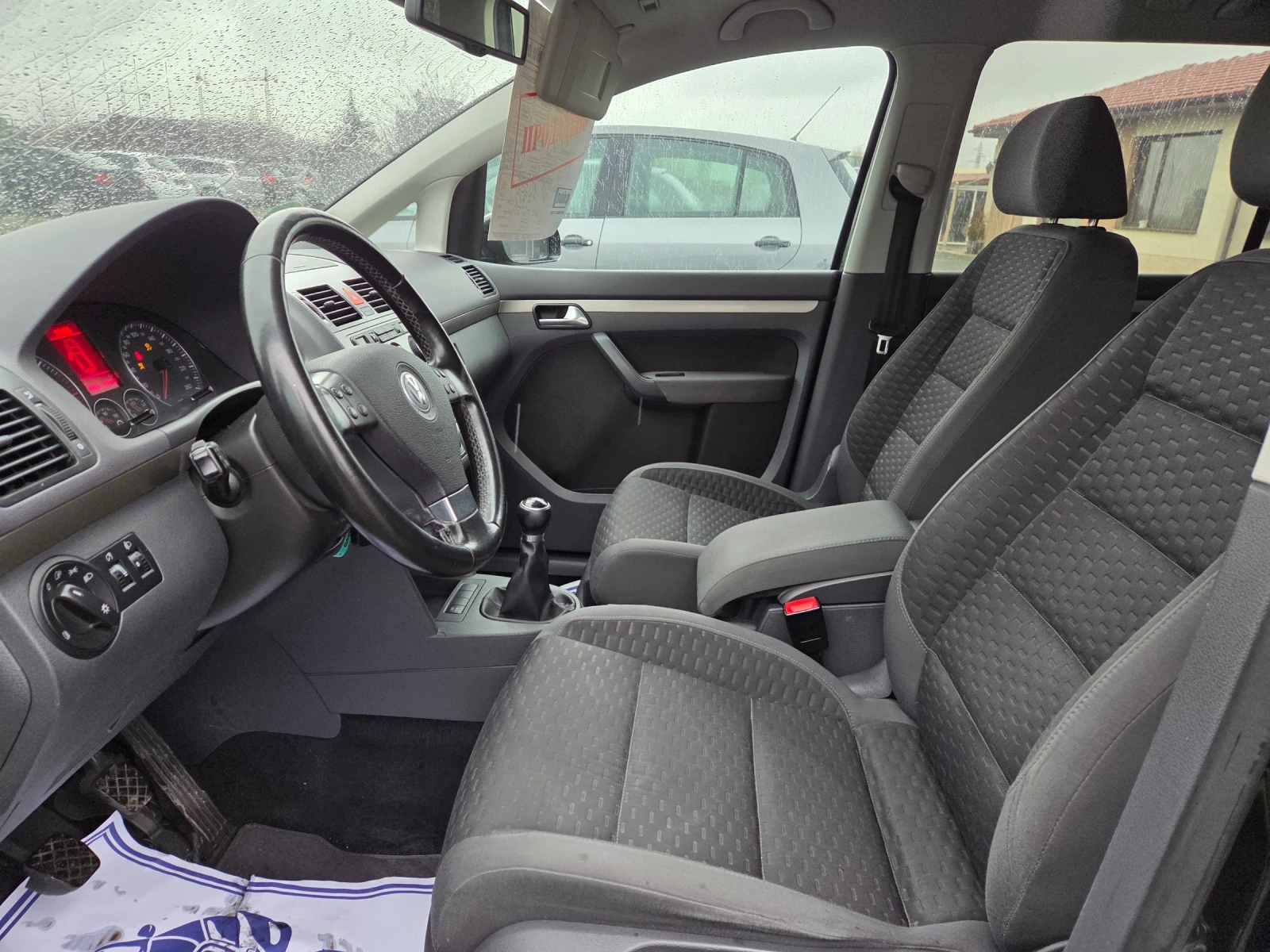 VW Touran 1, 9TDI105ks6skNAVITEMPOMATFACEEU5 - изображение 9