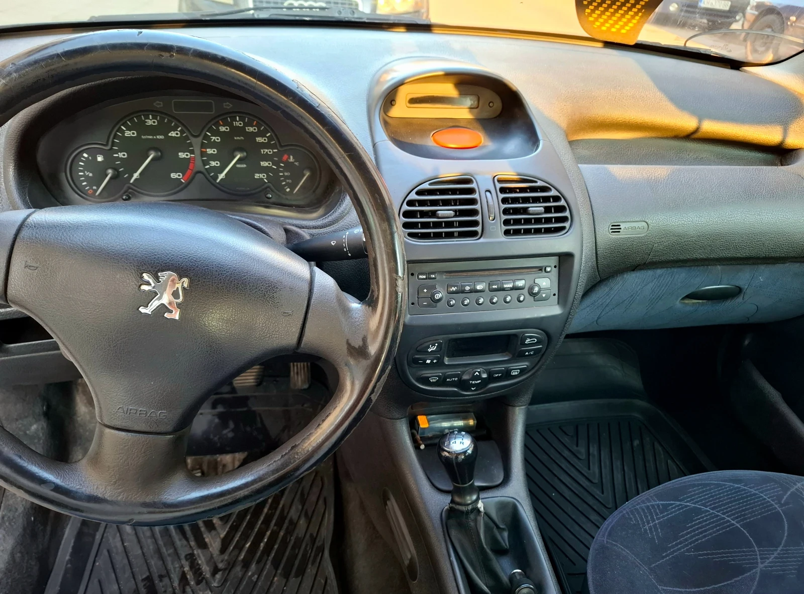 Peugeot 206, снимка 5 - Автомобили и джипове - 53738289