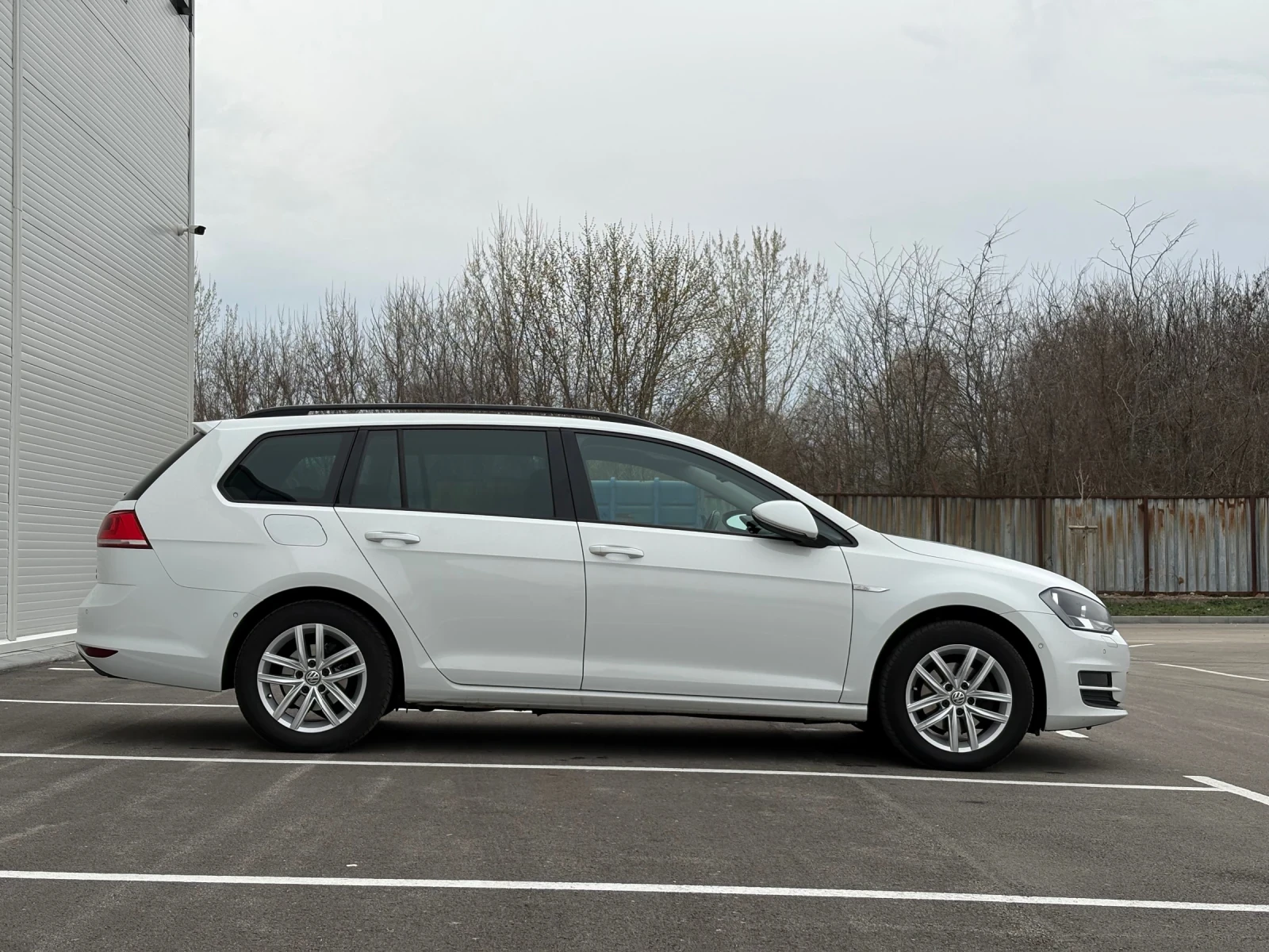VW Golf 1.6 TDI 110 HP Cup, снимка 4 - Автомобили и джипове - 54079979