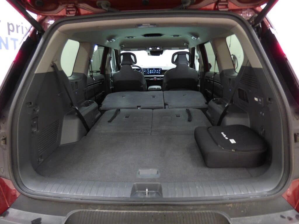 Kia EV9 7местен * Land* AWD* Meridian* V2L* 360* Диг.оглед, снимка 12 - Автомобили и джипове - 54479125