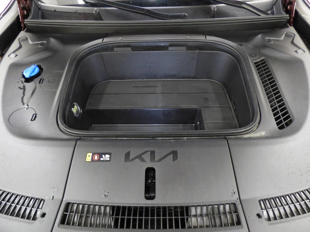 Kia EV9 7местен * Land* AWD* Meridian* V2L* 360* Диг.оглед, снимка 13 - Автомобили и джипове - 54479125