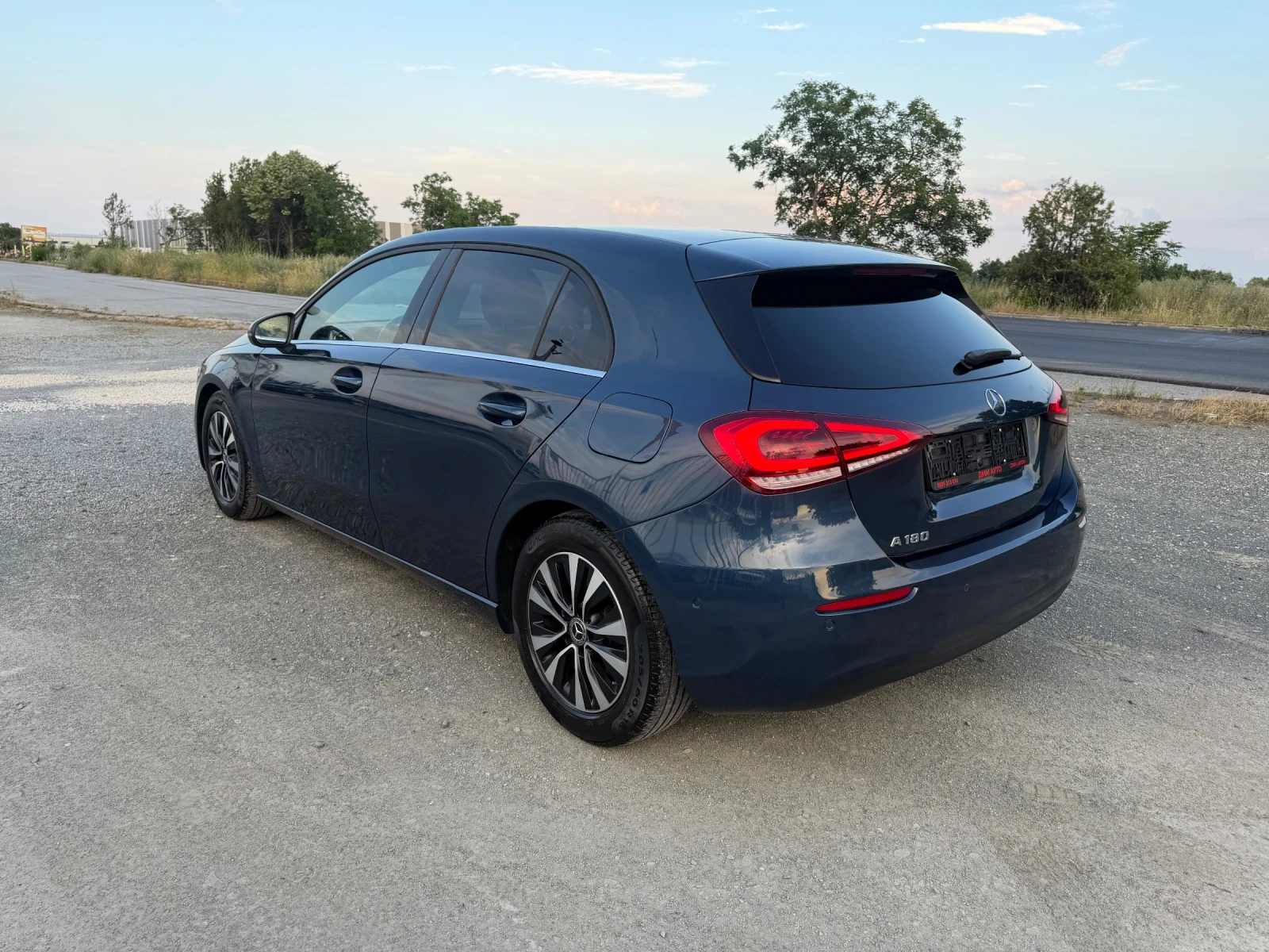 Mercedes-Benz A 180 LUXURY / АВТОМАТИК / БЕНЗИН / ЕВРО6 / ДИСТРОНИК , снимка 7 - Автомобили и джипове - 54804191