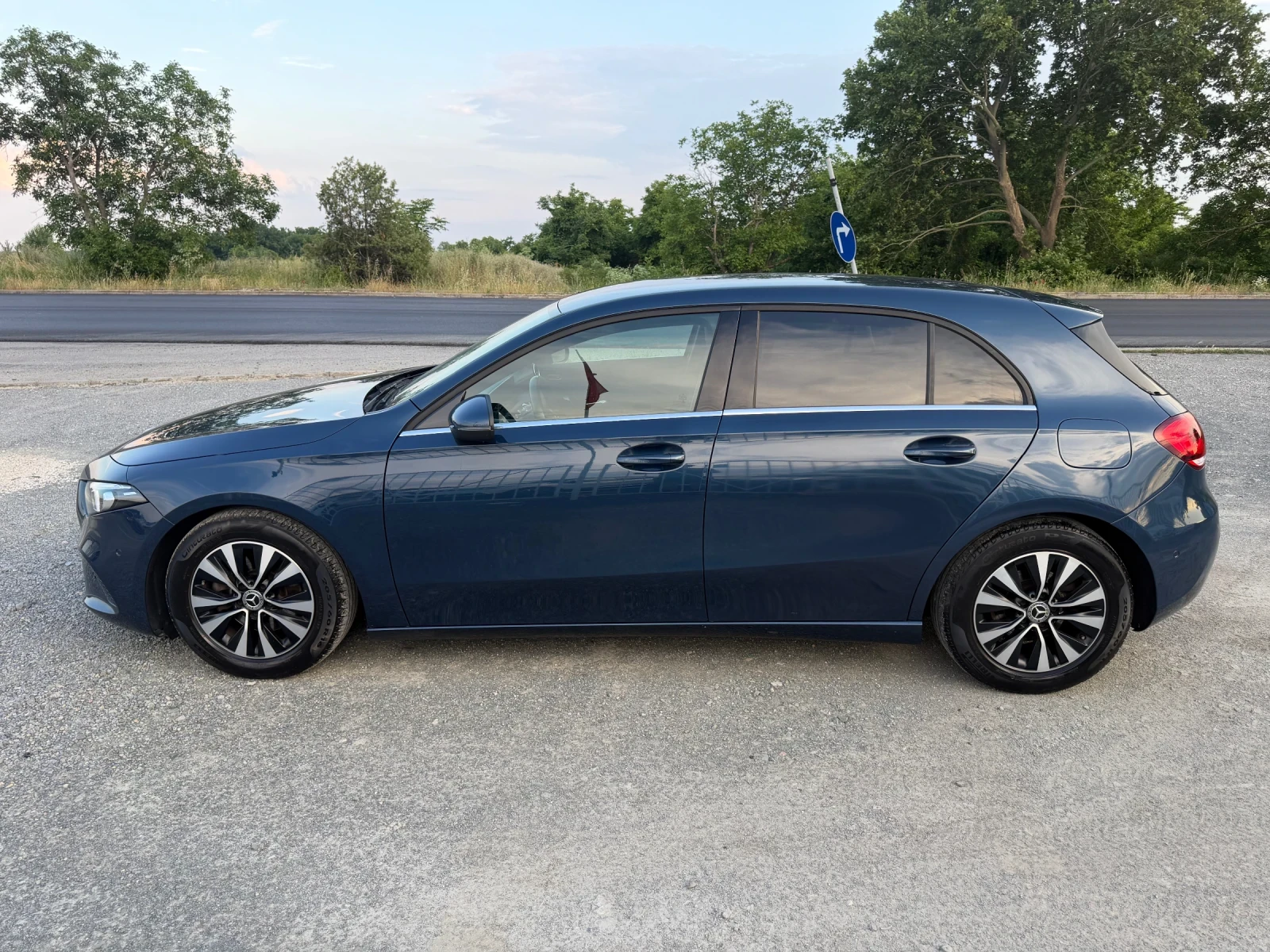 Mercedes-Benz A 180 LUXURY / АВТОМАТИК / БЕНЗИН / ЕВРО6 / ДИСТРОНИК , снимка 8 - Автомобили и джипове - 54804191