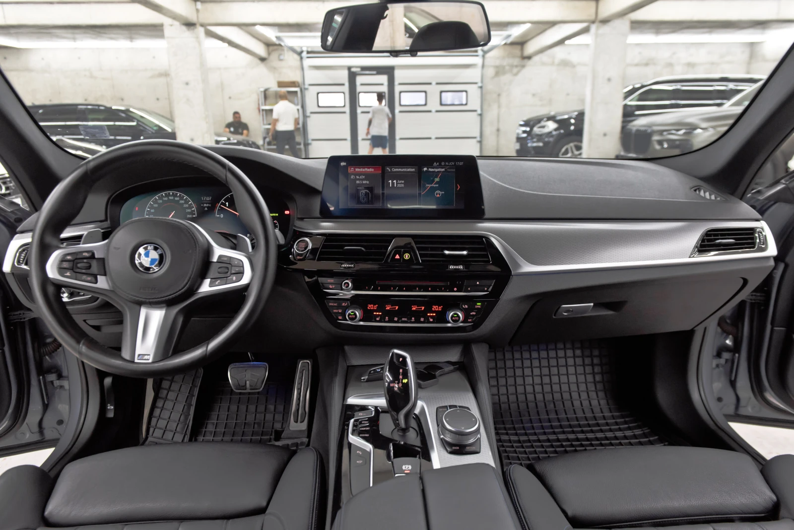 BMW 530 XD* 2019* M-Sport* HeadUp* , снимка 14 - Автомобили и джипове - 55057001