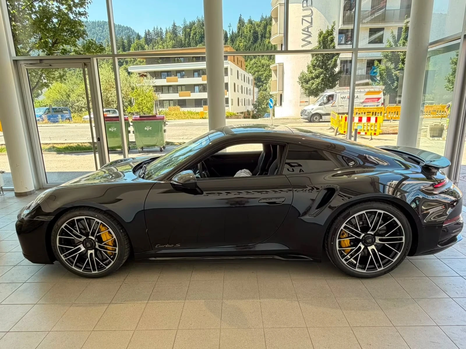 Porsche 911 992.2 TURBO S COUPE BURMESTER PANO CHRONO KERAMIK , снимка 2 - Автомобили и джипове - 55645380