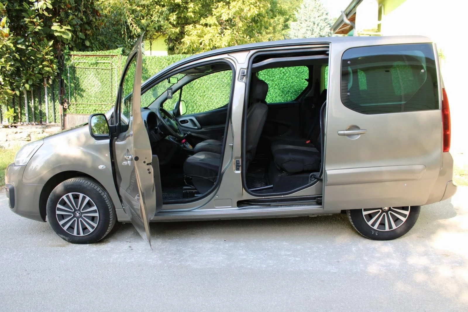 Peugeot Partner 1.6 BlueHDi, снимка 5 - Автомобили и джипове - 55876524
