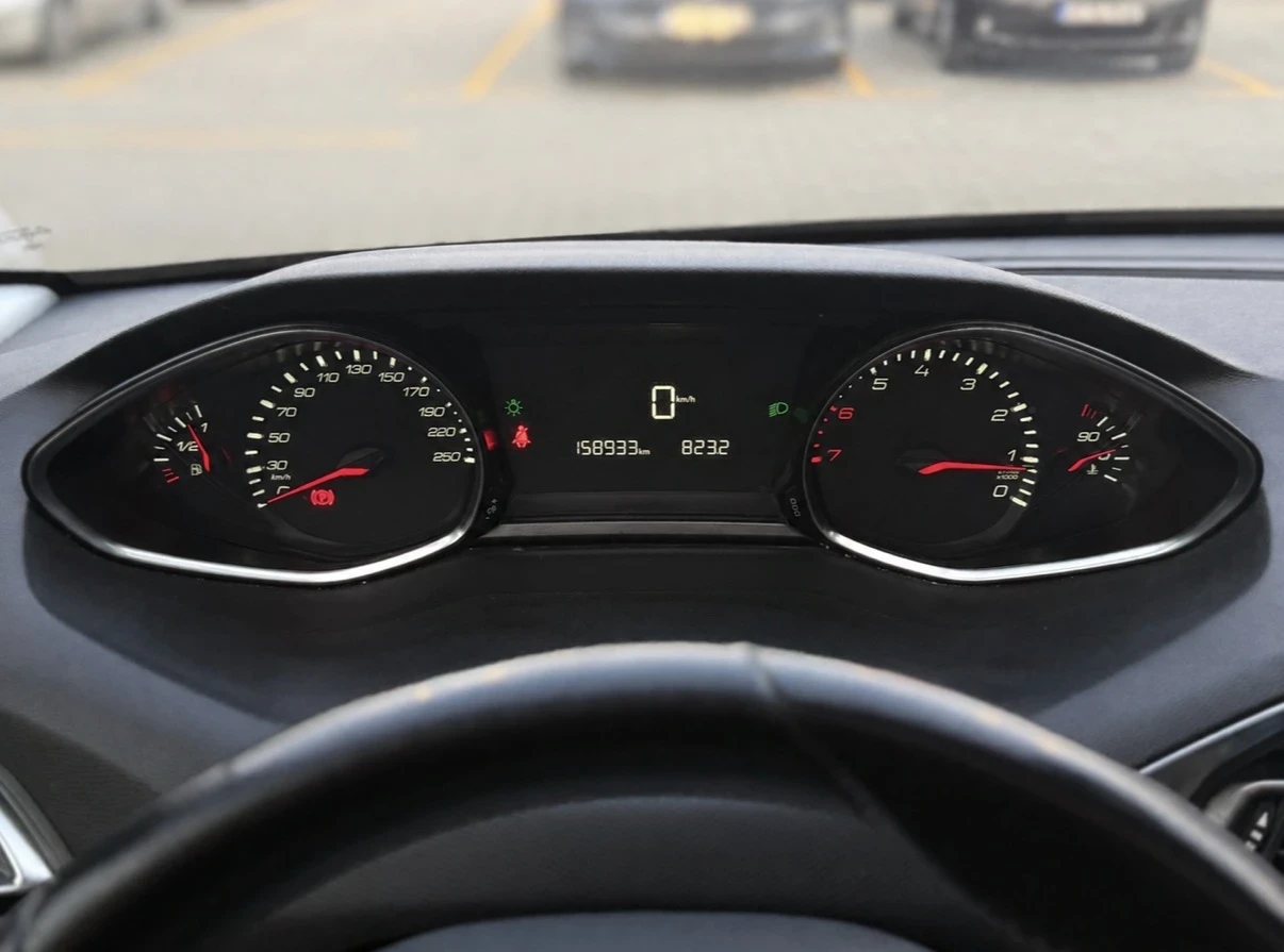 Peugeot 308 SW 1.2 Пано/Кожа, снимка 9 - Автомобили и джипове - 56051064