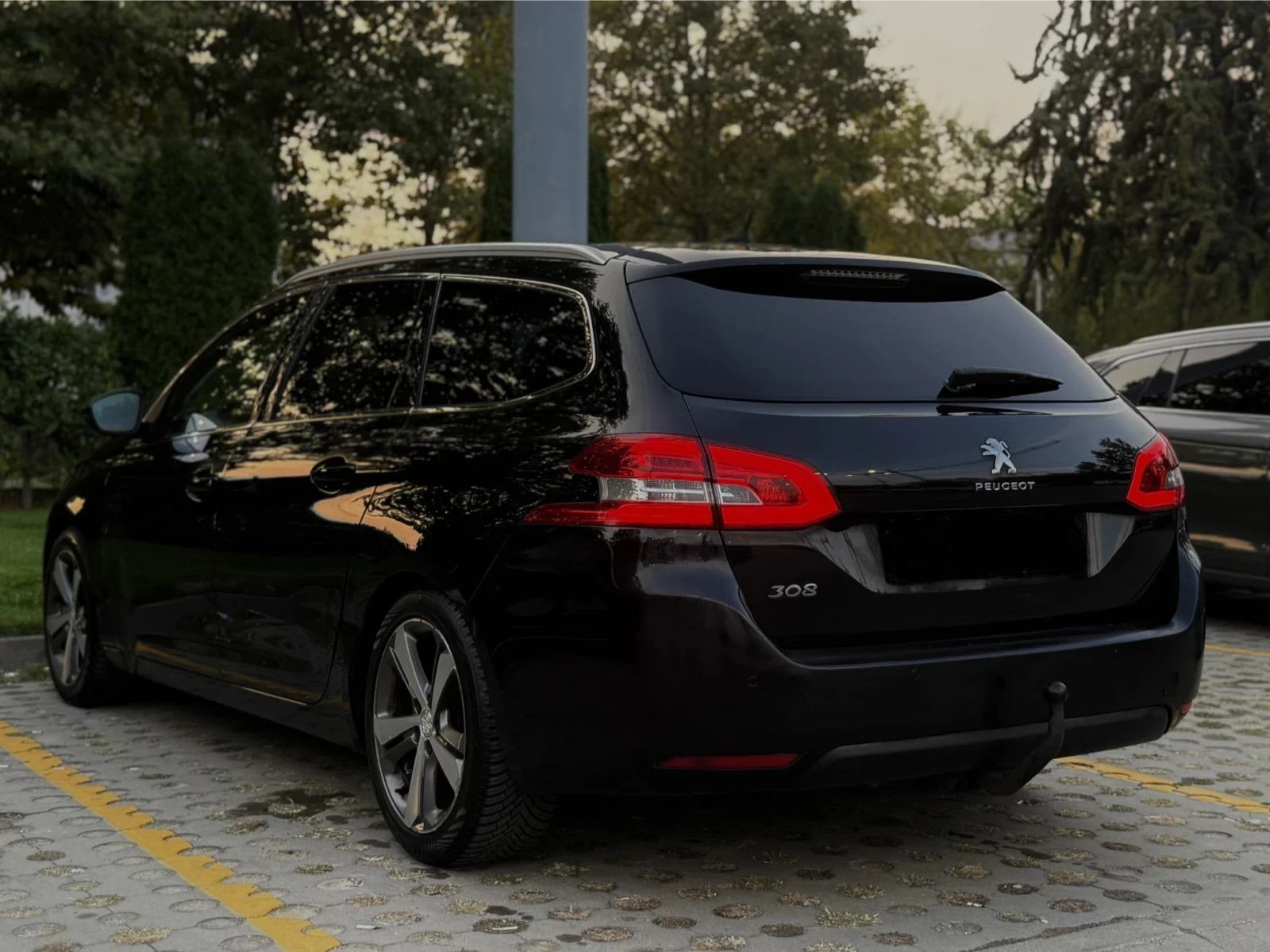 Peugeot 308 SW 1.2 Пано/Кожа, снимка 5 - Автомобили и джипове - 56051064