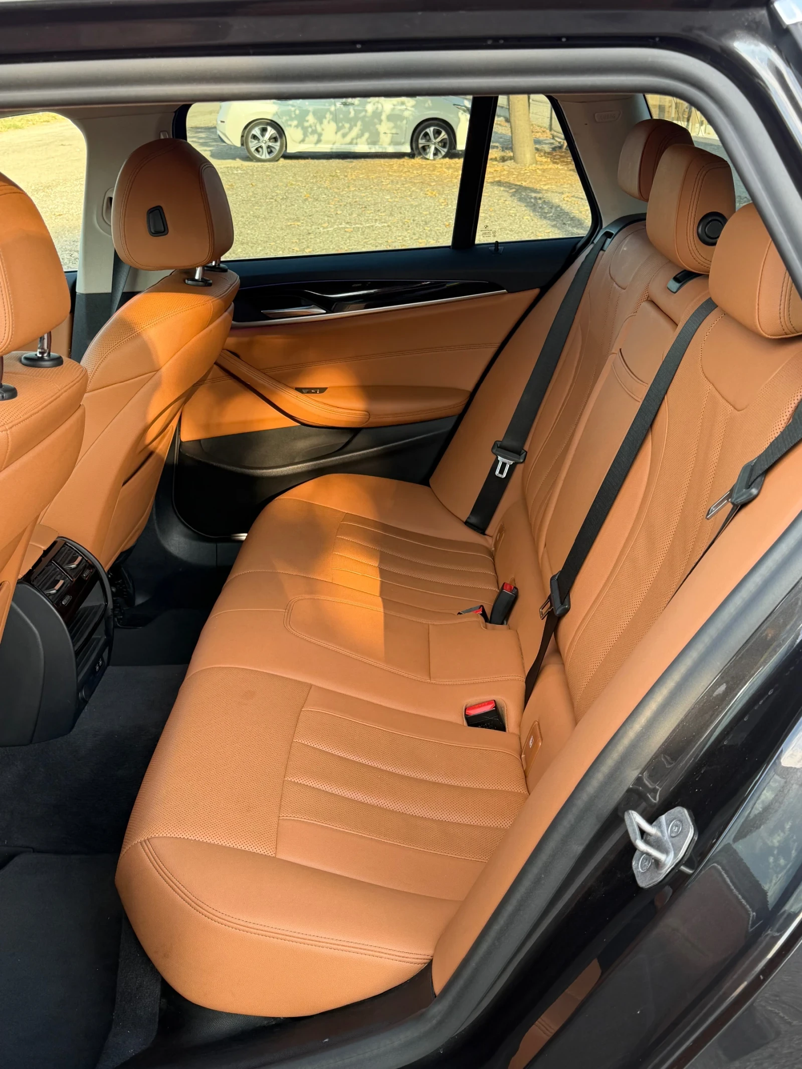 BMW 530E Бензин Хибрид, снимка 10 - Автомобили и джипове - 56131885