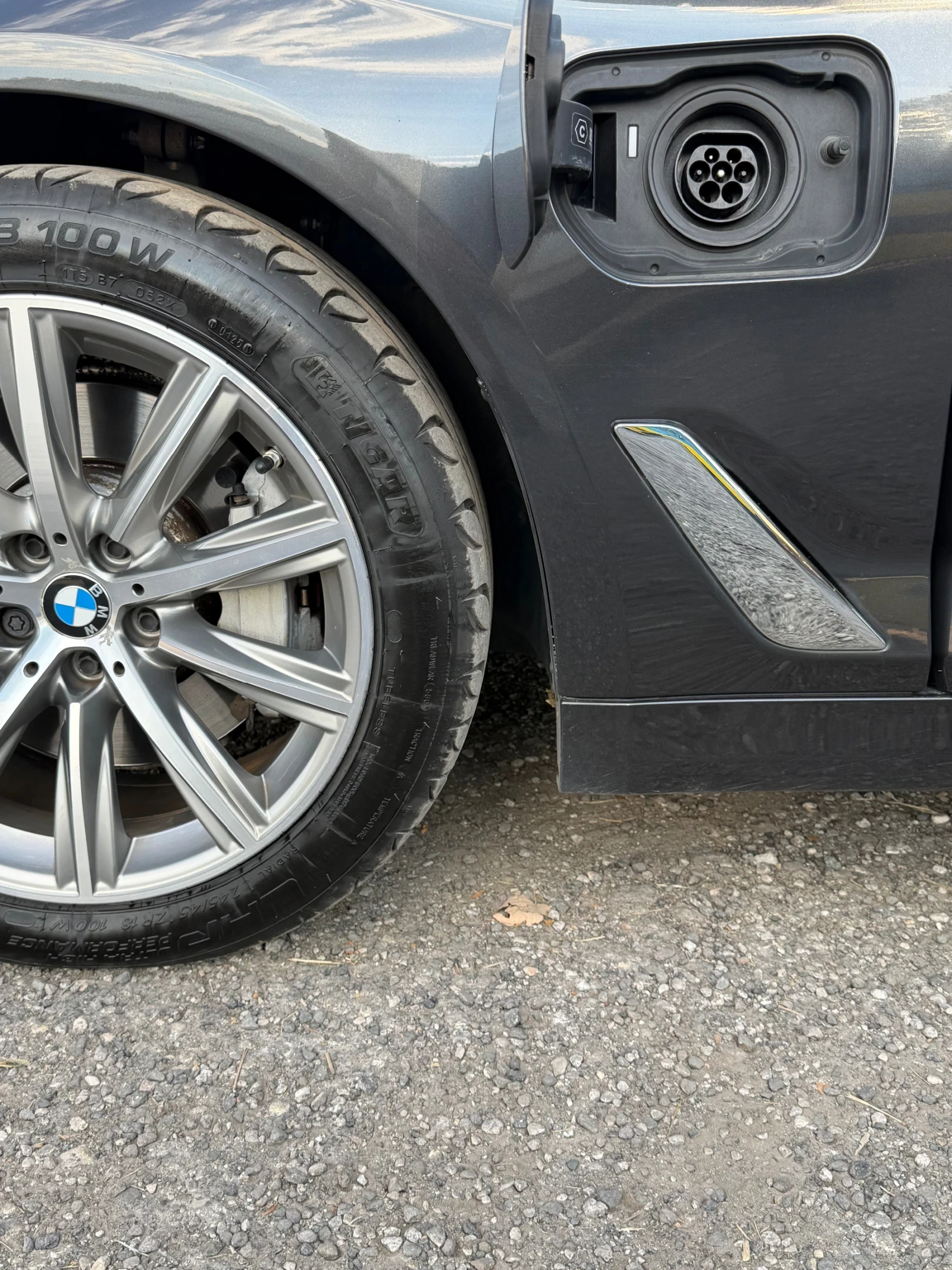 BMW 530E Бензин Хибрид, снимка 15 - Автомобили и джипове - 56131885