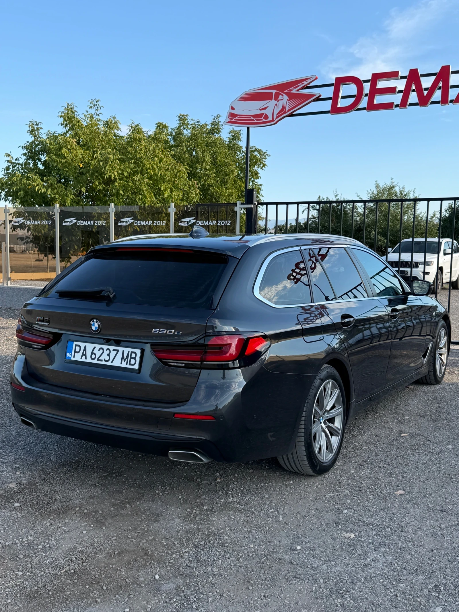 BMW 530E Бензин Хибрид, снимка 4 - Автомобили и джипове - 56131885