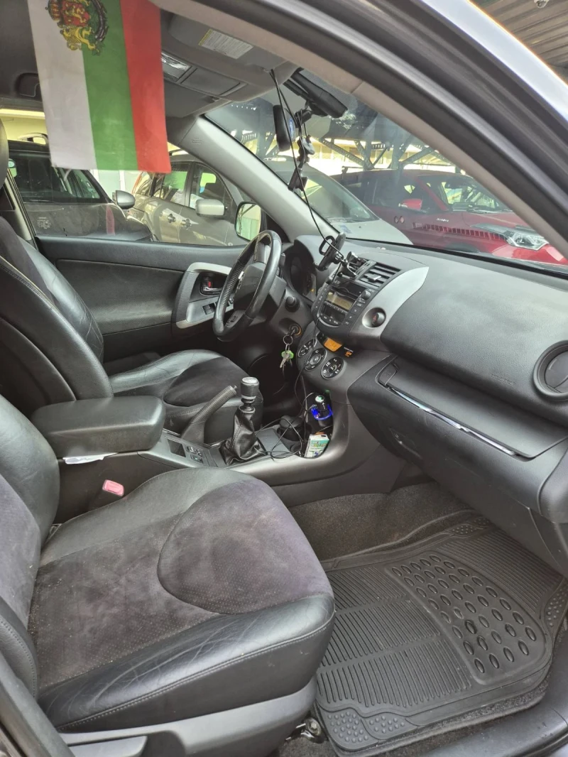 Toyota Rav4 2.2, снимка 2 - Автомобили и джипове - 49565109