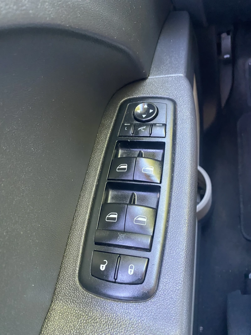 Dodge Journey 2.0 CRD, снимка 13 - Автомобили и джипове - 52277781