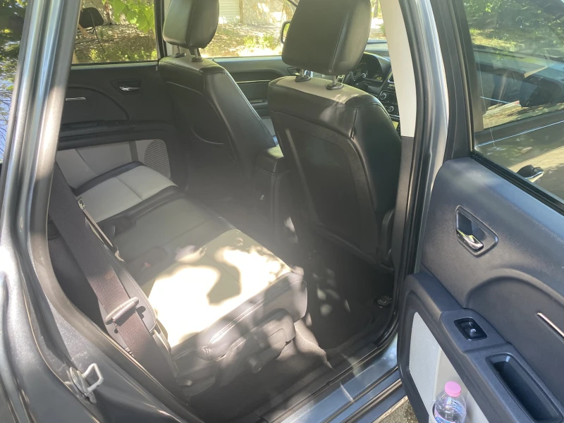 Dodge Journey 2.0 CRD, снимка 7 - Автомобили и джипове - 52277781