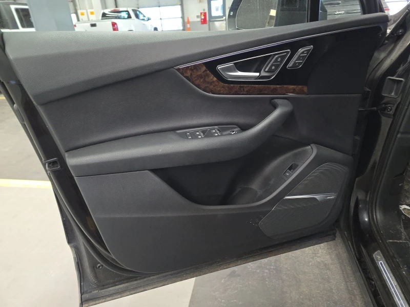 Audi Q7 Prestige, снимка 13 - Автомобили и джипове - 53249251